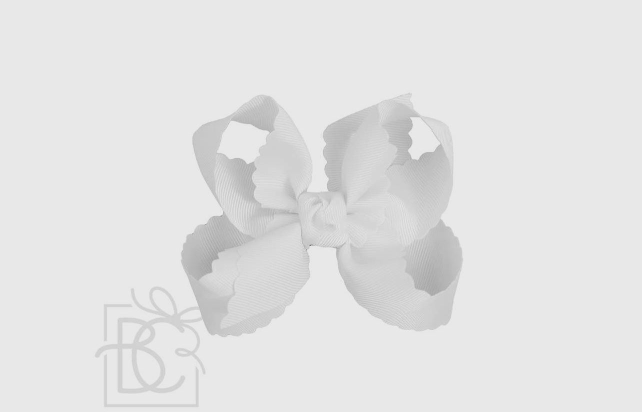 Beyond Creations 4.5” Scalloped Edge Bow on Alligator Clip White